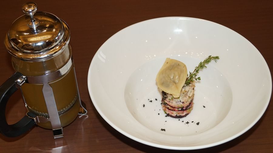 AMBER CHICKEN CONSOMME
