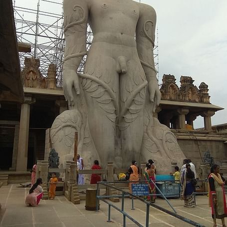 bahubali-statue-Lord- Gomateshwara-Temple-Shravanabelagola