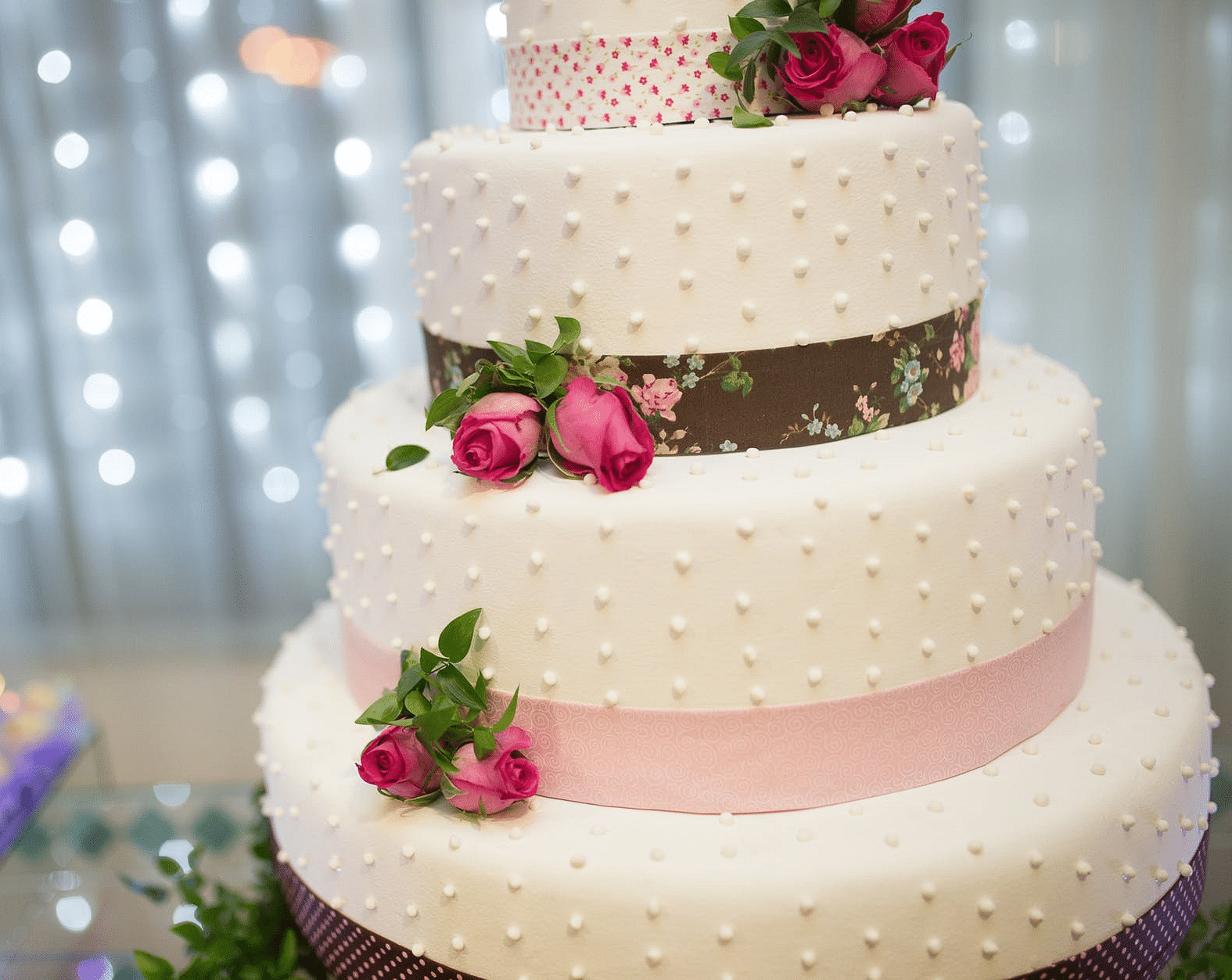 Weddings at Leisure Hotels Cake decoration with the bright background