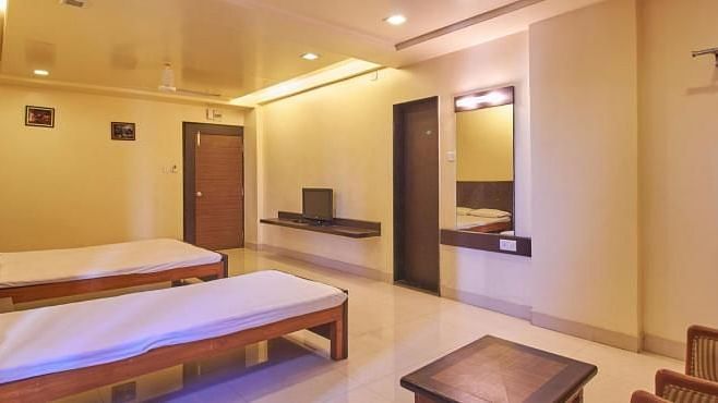 Deluxe Non AC Room - Kohinoor Square Kolhapur Kolhapur Hotels 1