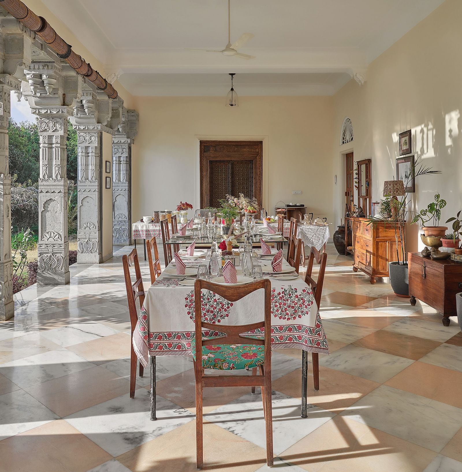 image of the dining area at dev shree, deogarh