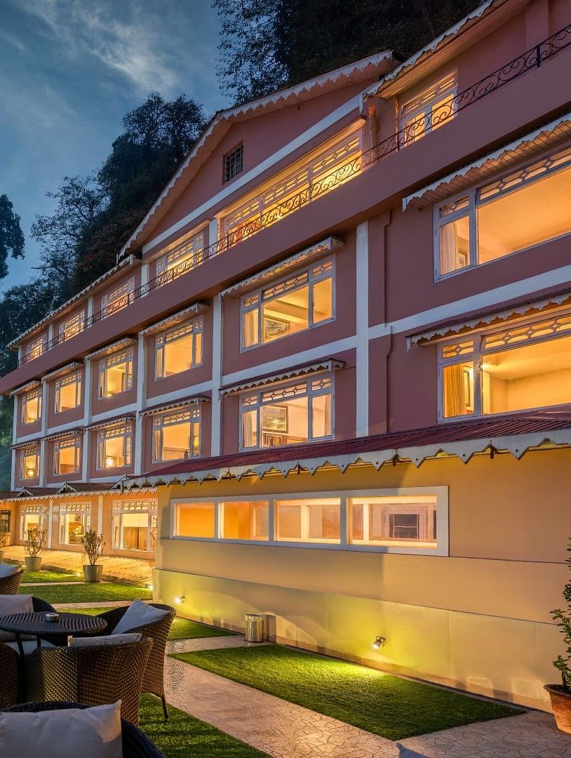 An exterior view of the back of the property | Summit Oakden Resort & Spa, Mall Road