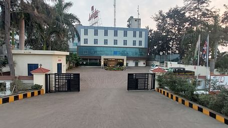 Facade  1 
