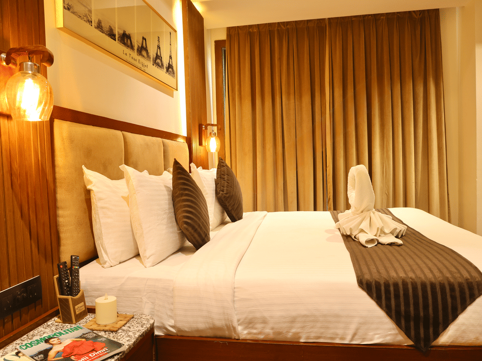 Skyline by Miraya, Premium Room, King bed with in-room refreshments