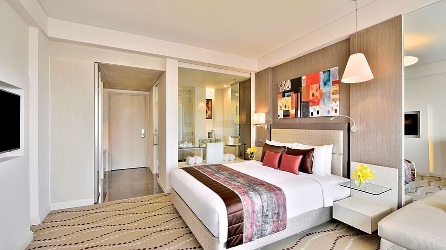 Superior Room King Size Bed at Radisson Blu - Bengaluru Outer Ring Road 3