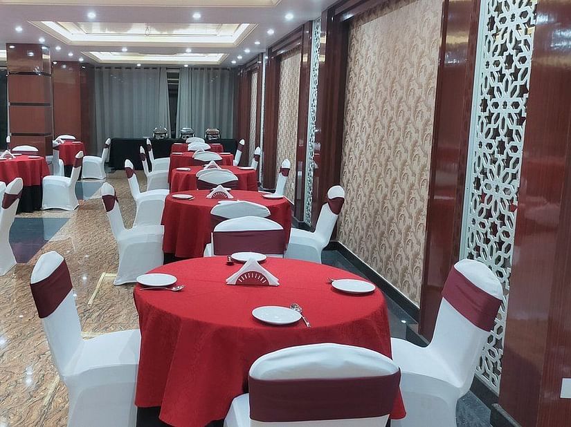 Seating arrangement in a hall
