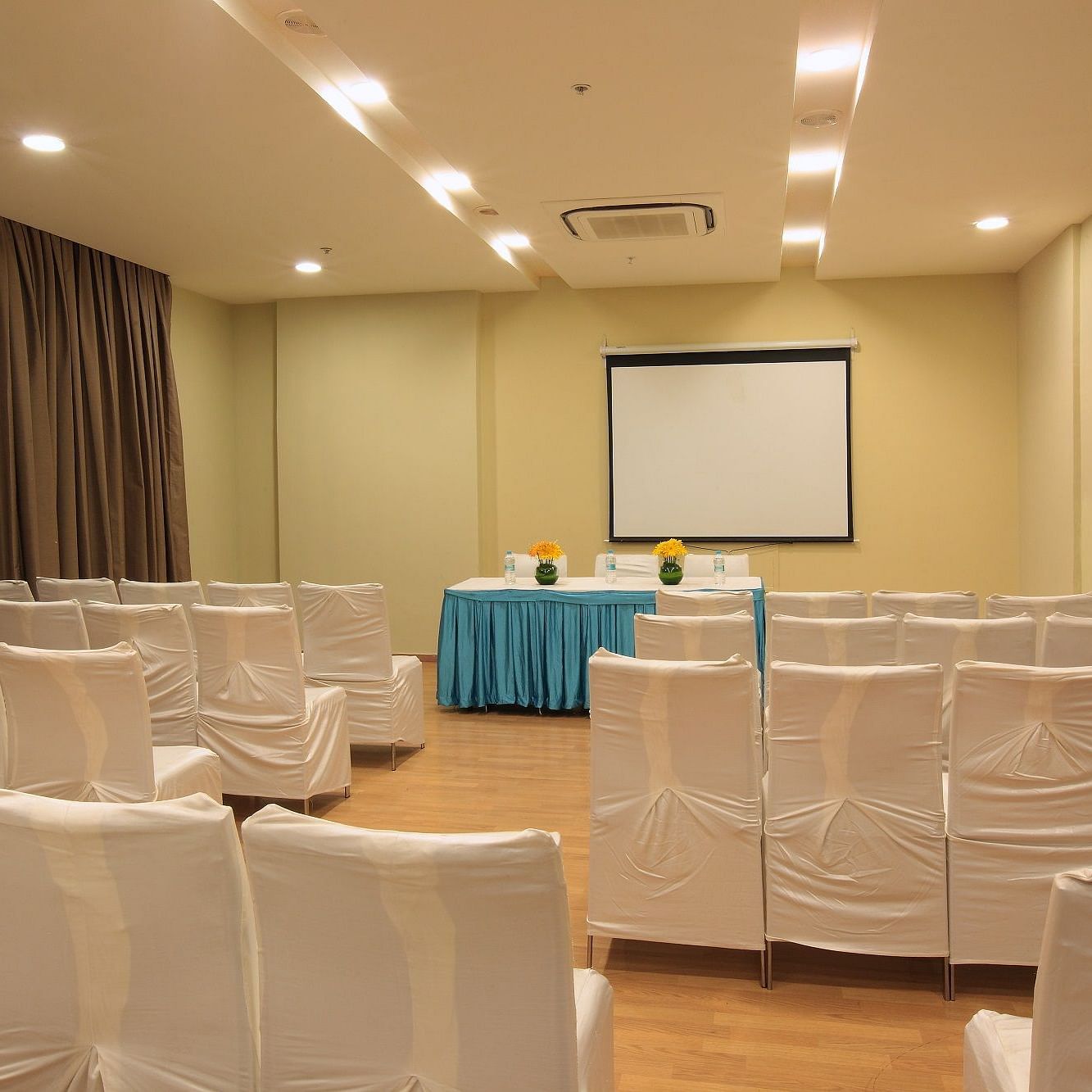 Seating arrangement in a banquet hall at Starlit Suites, Bangalore