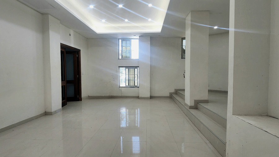 An image of an empty hall with a false ceiling in Montego Bay - Hotel 39, Jamaica