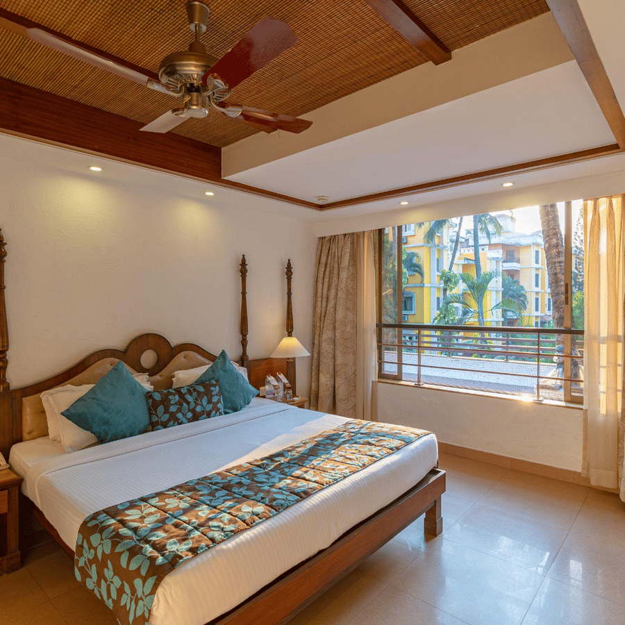 The regency room with balcony.