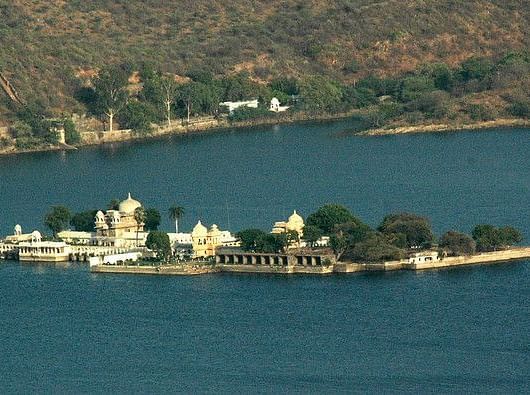 location jagmandir udaipur ecmvju