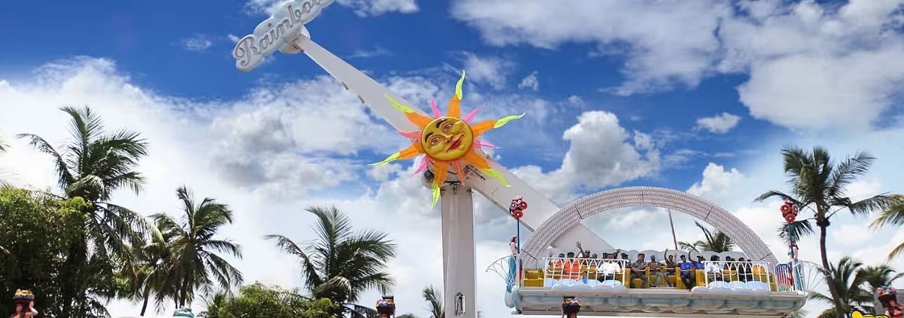 a 360-degree ride at MGM Dizzee World