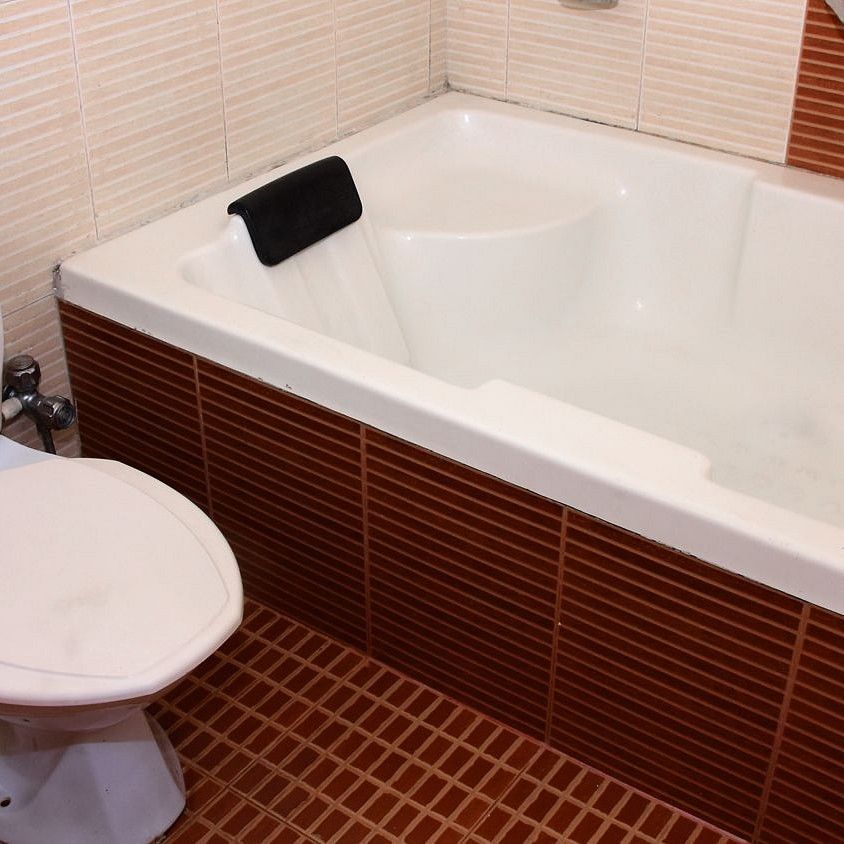 Attic room with bathtub 3