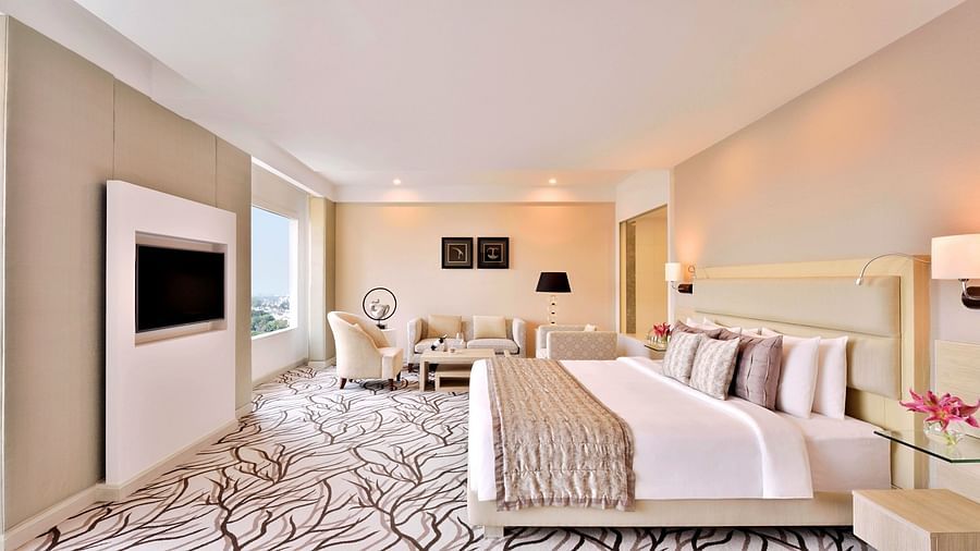 Executive Suite at Radisson Blu - Bengaluru Outer Ring Road 1