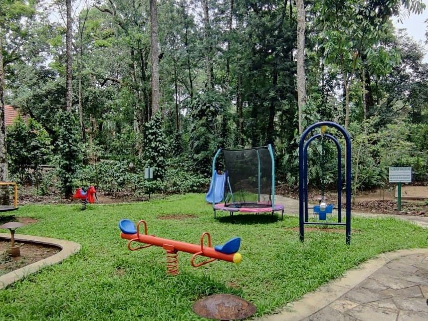 The Birchwood Retreat - view of a children's play area