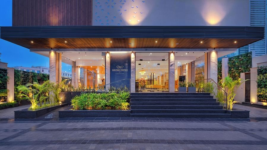 Main entrance of Royale Sarovar Portico, Agra