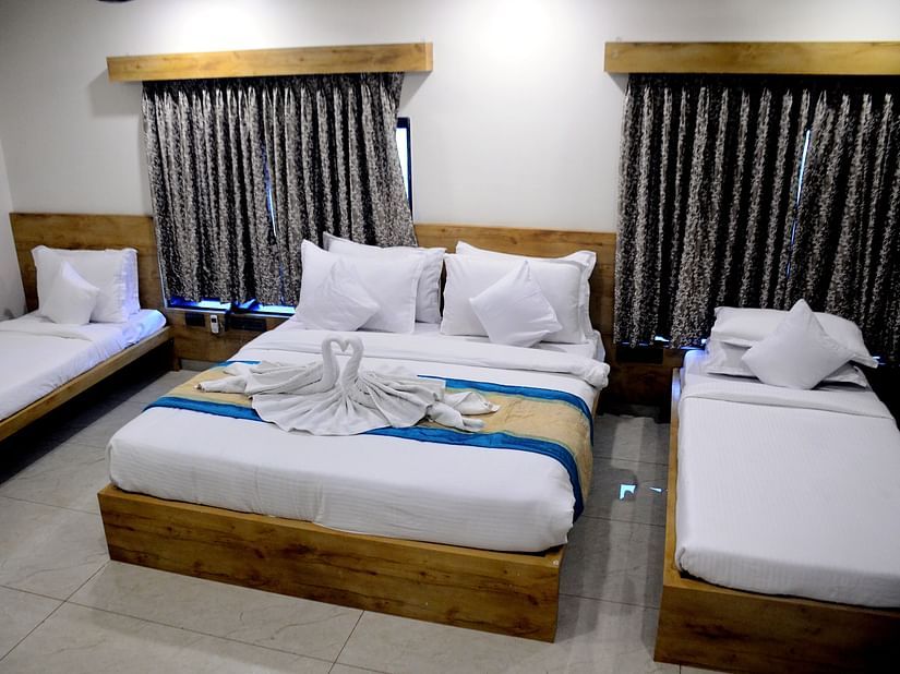Family room - Clarks Collection, Somnath