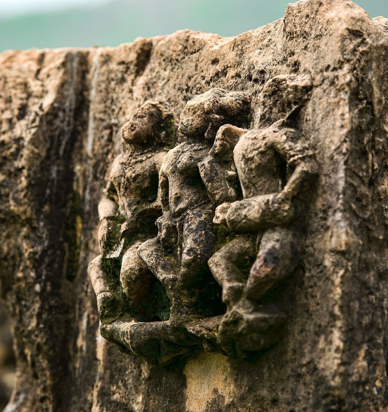 A wall with beautiful carvings in Neelkanth temple