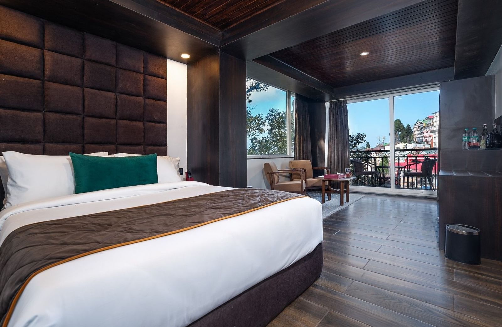 Room west 2