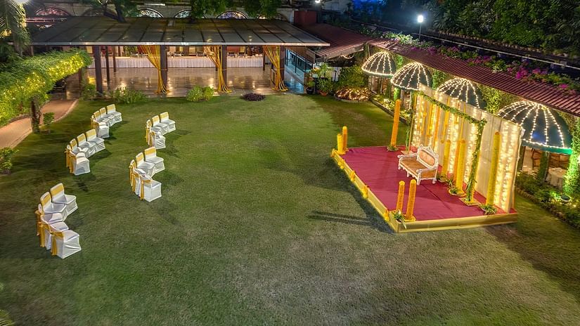 wedding setup on the lawn at Kenilworth Hotel, Kolkata