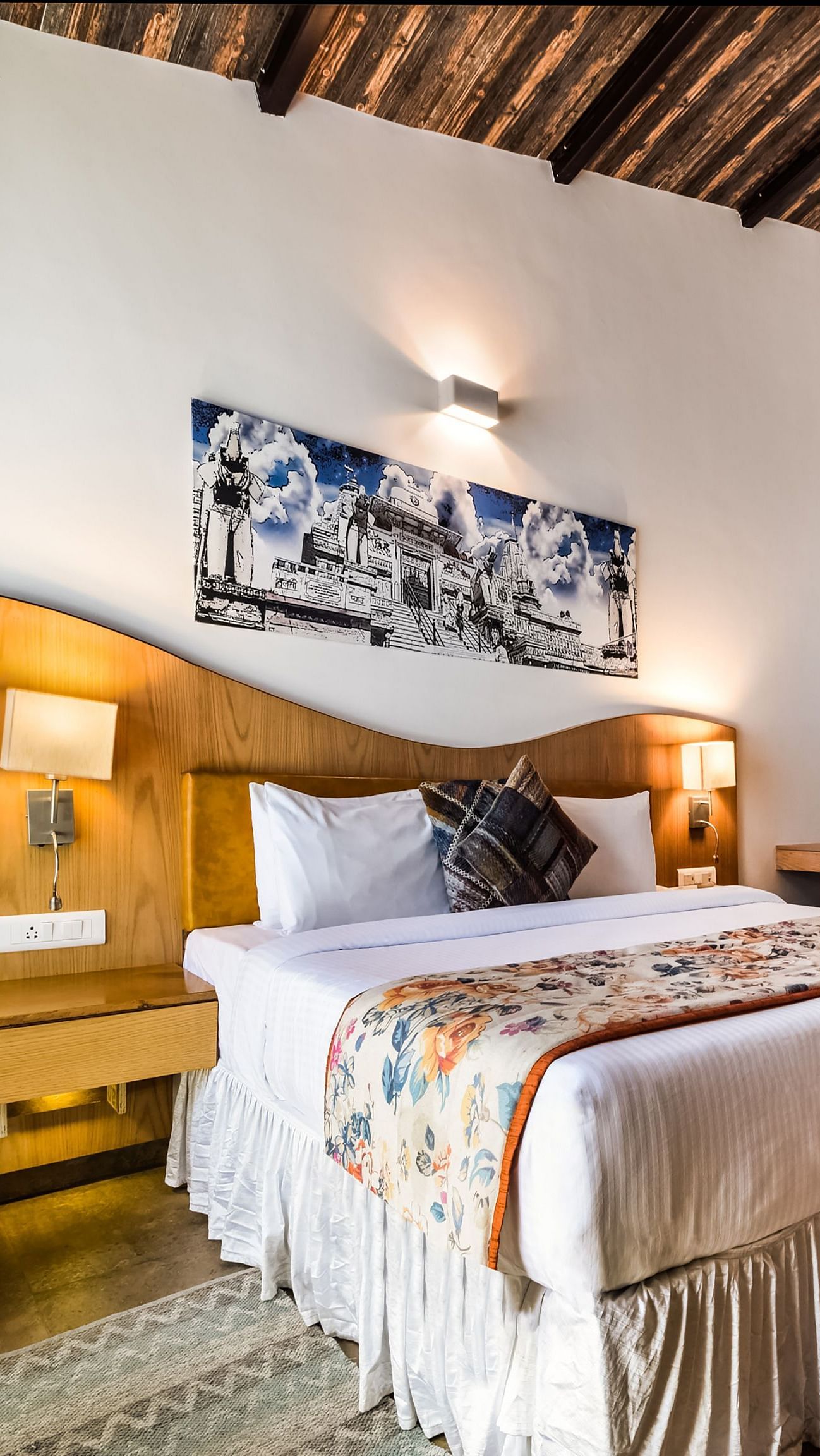 King size bed in Pool cottages