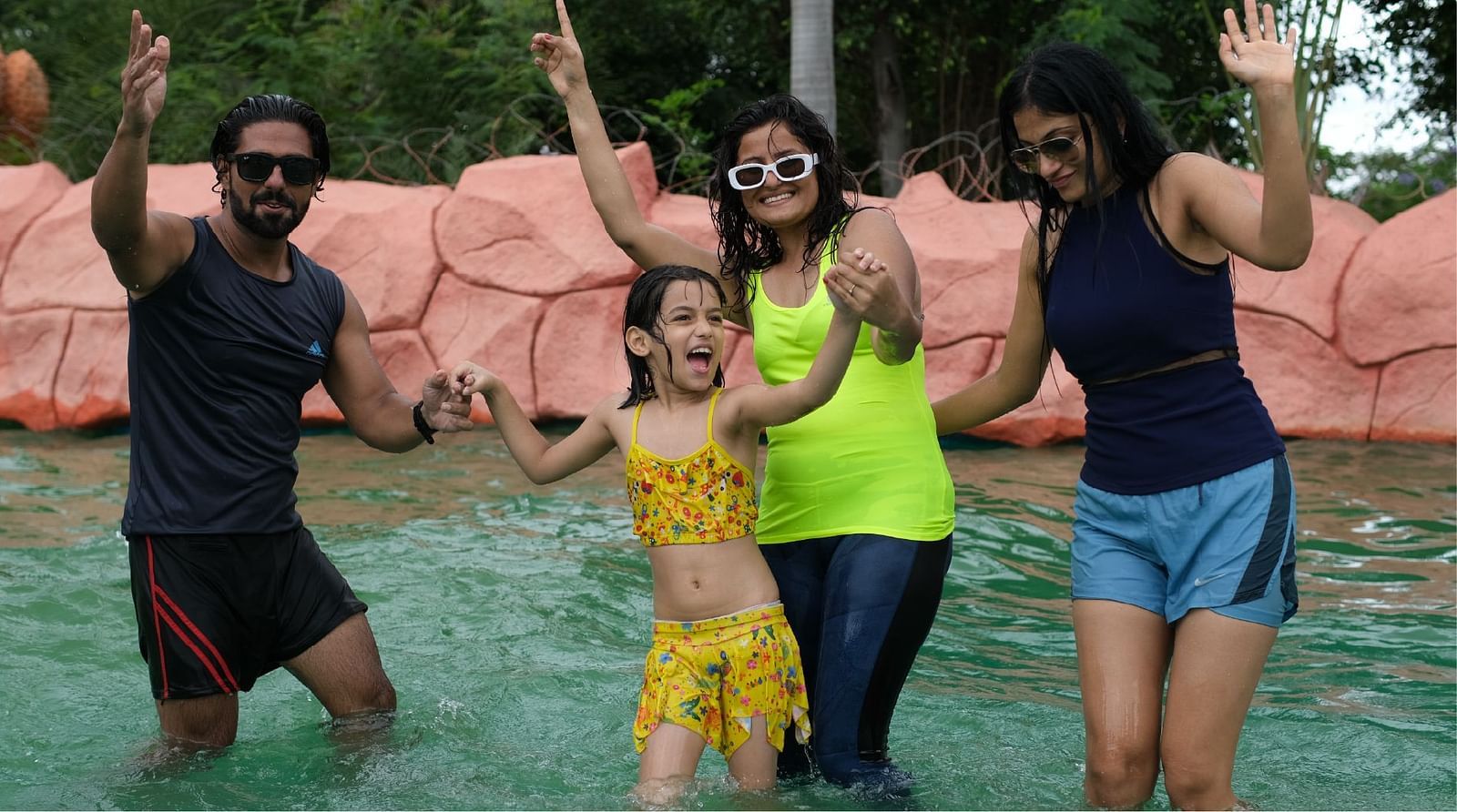 Water park 900x506-02-01