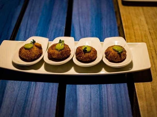 Photo showing aesthetically plated food on white plate