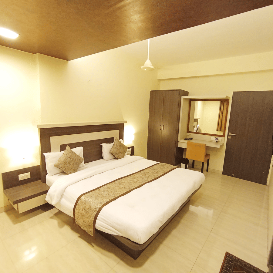 side view of executive room with radiant ambience and well furnished interiors.
