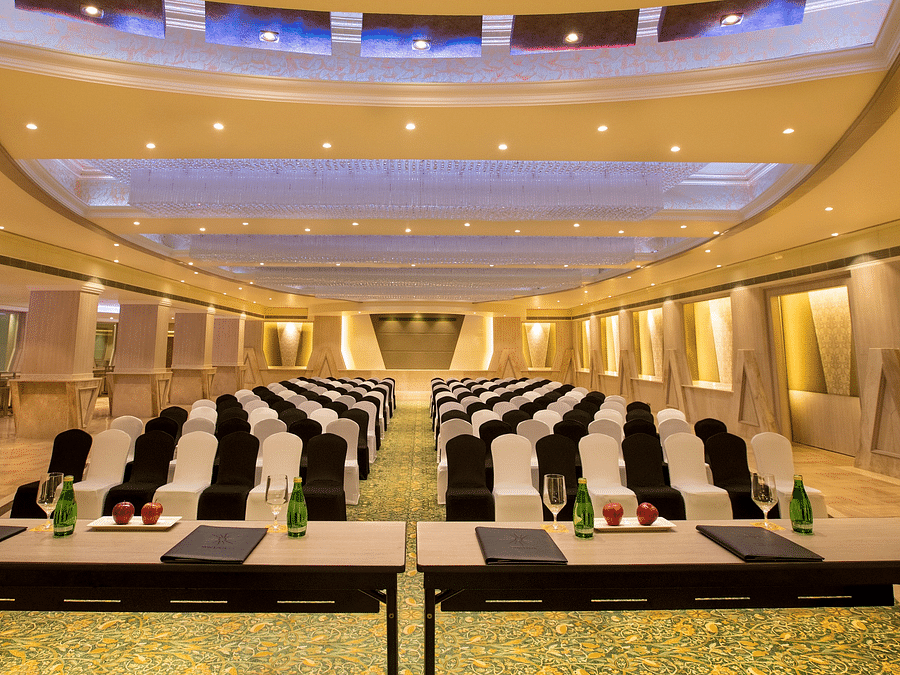 alt-text Ball Room Seating 2