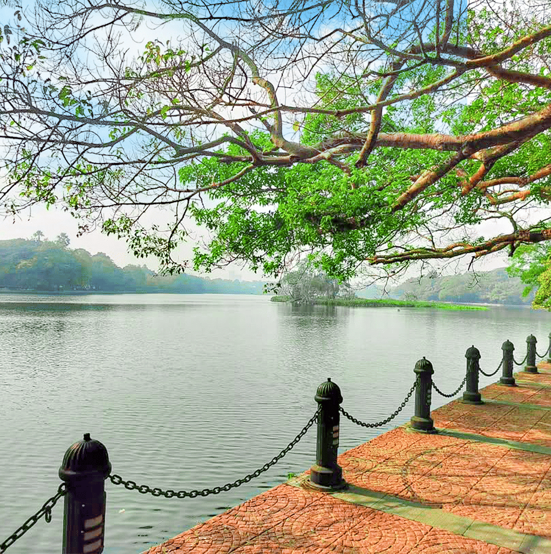 Rabindra Sarovar lake 01.jpg