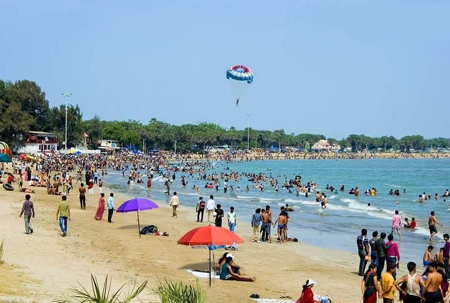 Lots of people enjoying their time at beach
