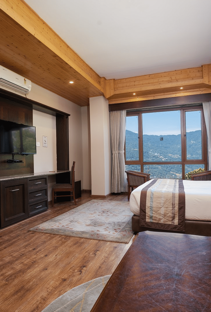 A room at Summit Alpine Abode with a double bed
