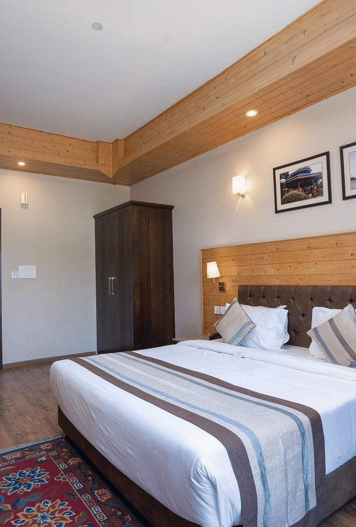 A room at Summit Alpine Abode with a double bed 