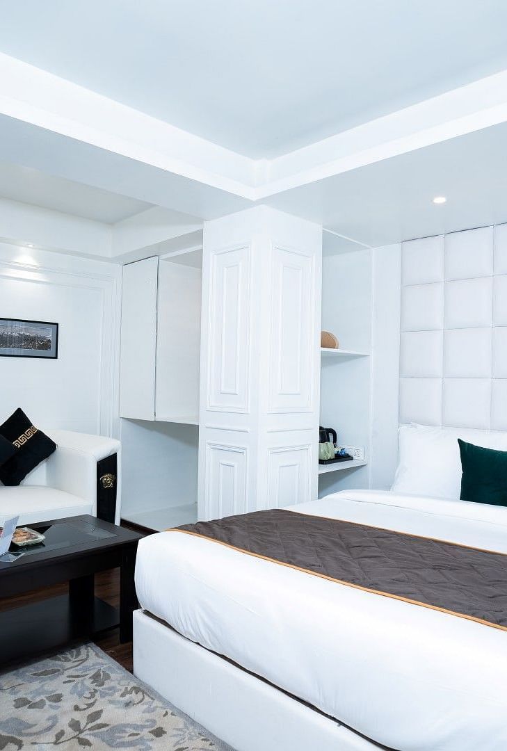 rooom west 3