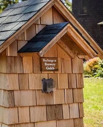A recharge station made from a wooden structure at Brewery Gulch Inn & Spa