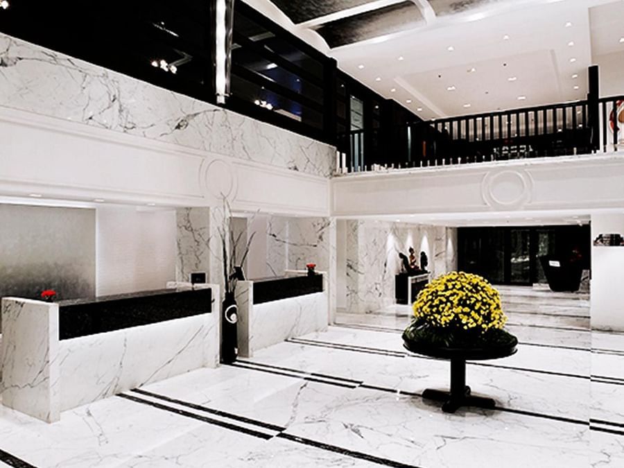 alt-text Lobby of St Marks Hotel in Bangalore