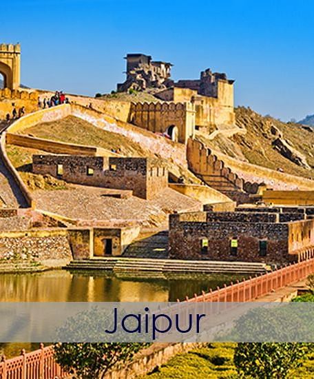 Facade of a fort in Jaipur during the day