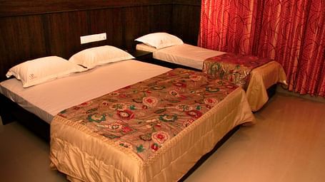 The Signature Inn Hotel, Bangalore Bangalore Deluxe Triple Ac Room 2 The Signature Inn Hotel Bangalore