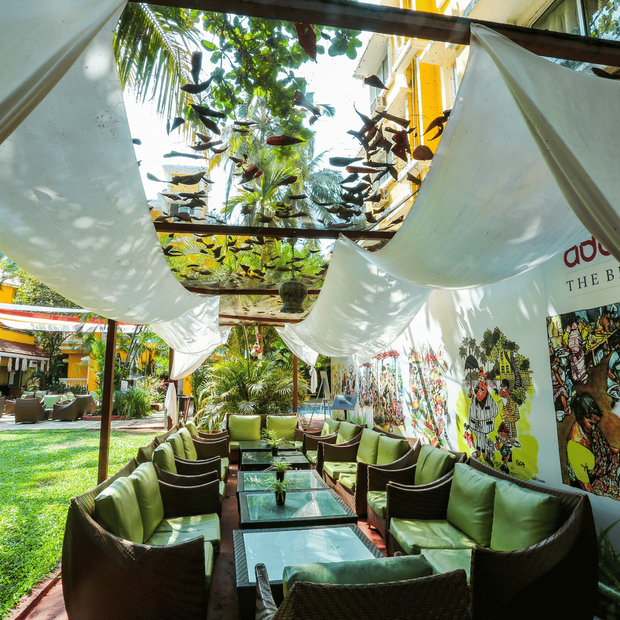 Adamo The Bellus - the outside cabana area on the lawn