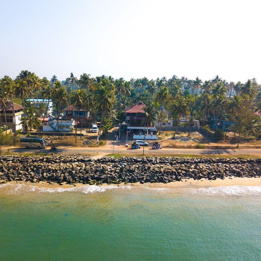 alt-text Cherai Hotel, Sapphire Club Cherai Beach Villa, Hotels In Cherai