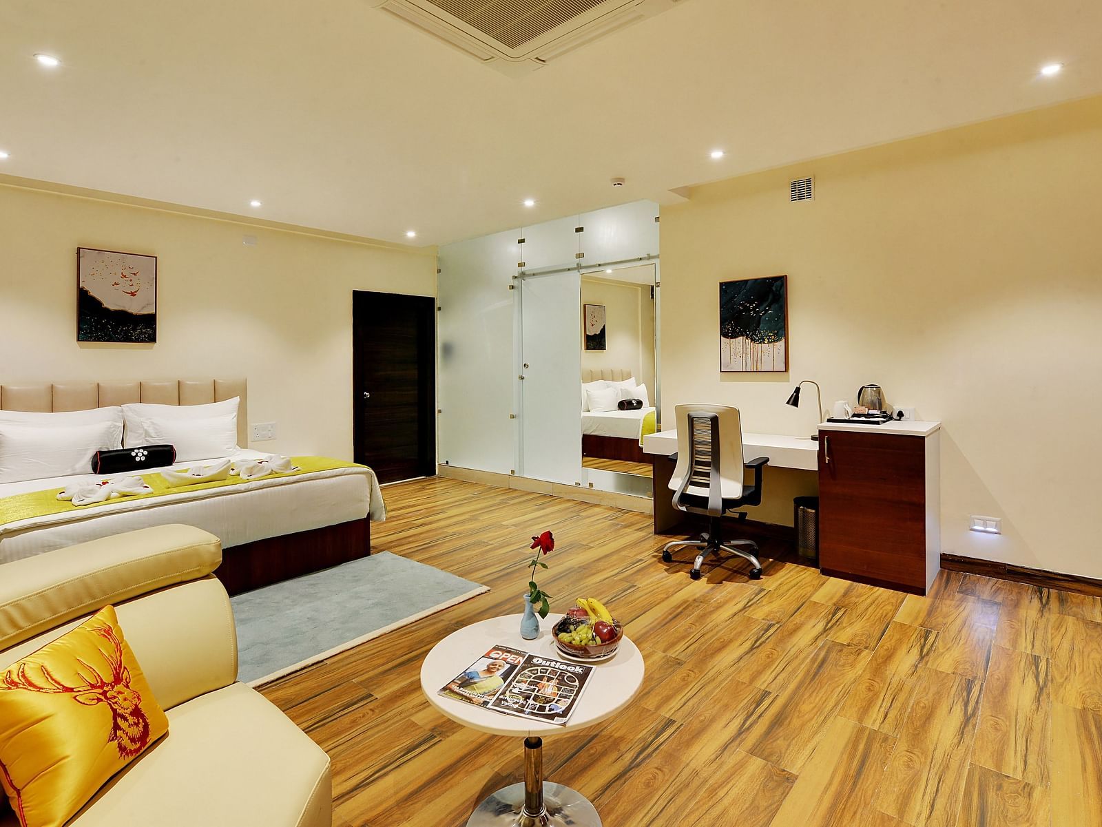 The master suite at Mastiff Select, Kalaburagi