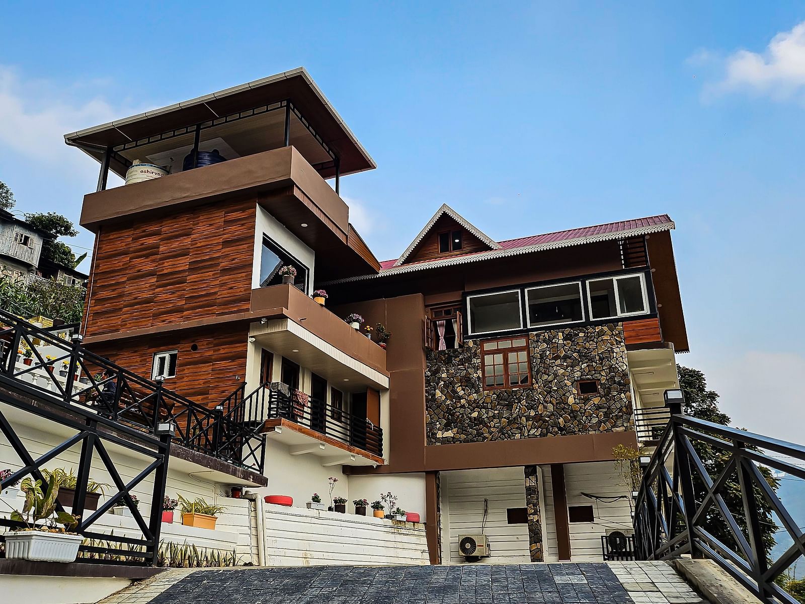Facade of sumi stays leading to the entrance
