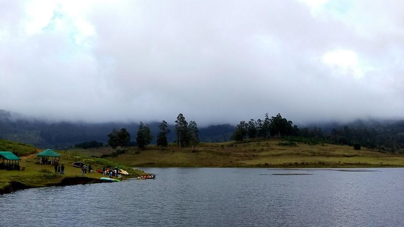 Kodaikanal Lake beside Carlton, hotel in Kodaikanal 