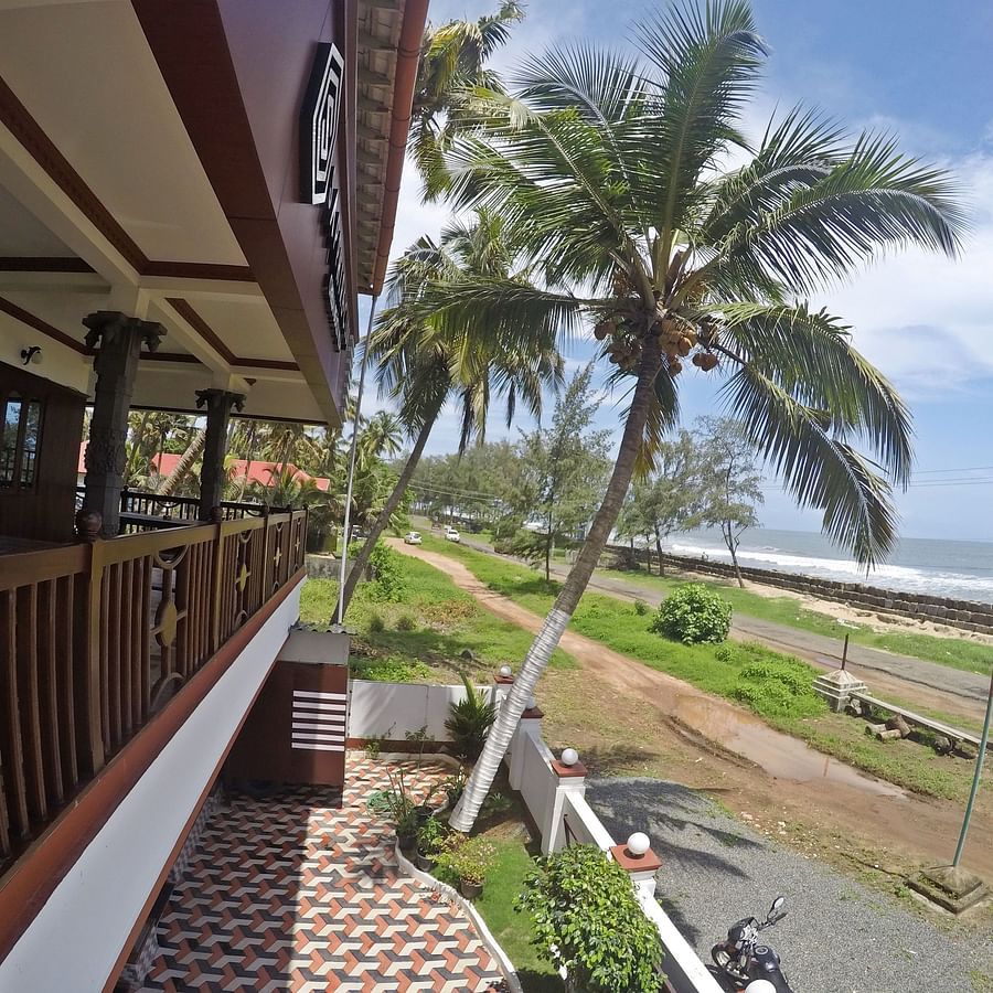 alt-text Hotels In Cherai, Sapphire Club Cherai Beach Villa, Cherai Hotel 1