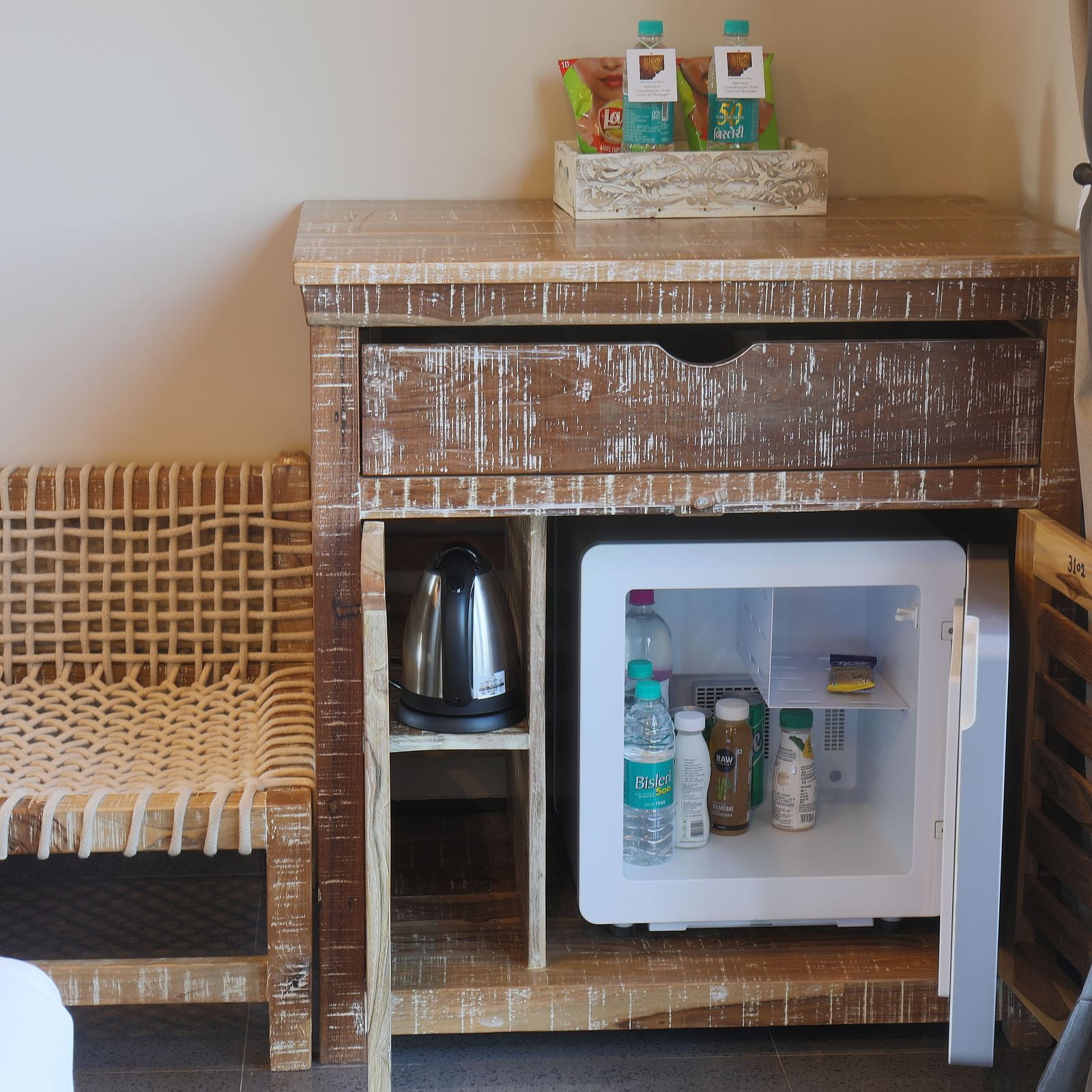 MINI BAR