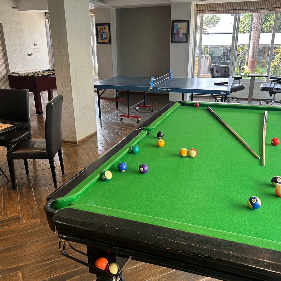 Billiards table in a recreational lounge, for fun-filled indoor entertainment – Maxxvalue Klub Klass Villa, Lonavala.