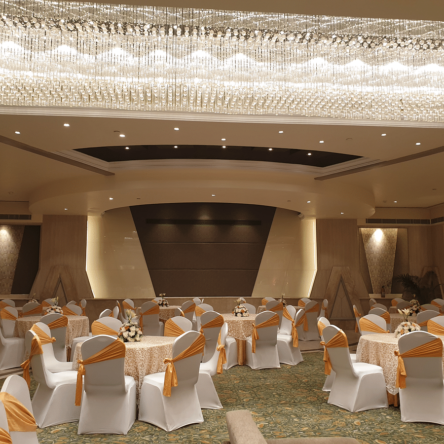 alt-text Ballroom Seating 7