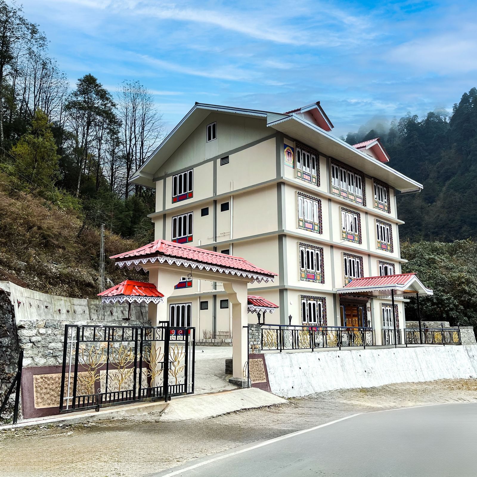 ECOTEL SONAM LACHUNG FACADE