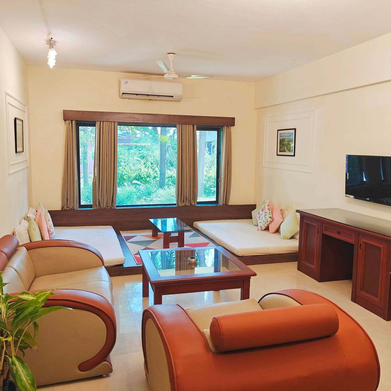 Executive Suite (3)