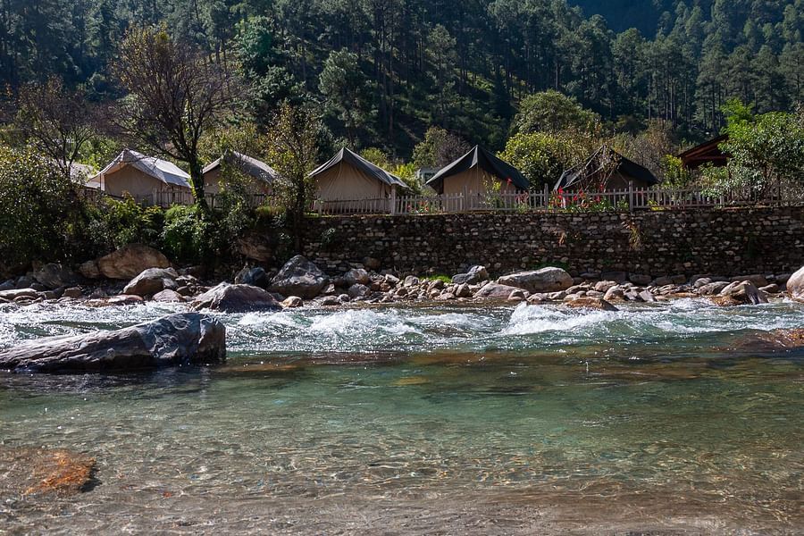 alt-text LETS Camp Tirthan river1