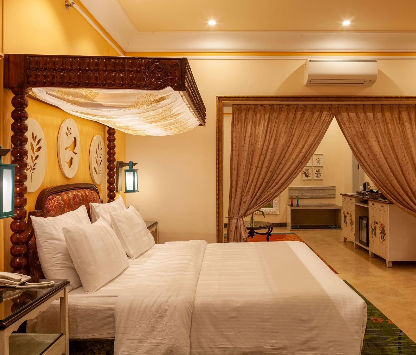 a king size bed - Mayfair Palm Beach Resort, Gopalpur-on-Sea